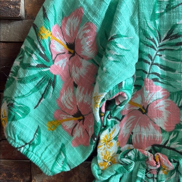 Green and Pink Casual Dress with Floral Patterns - Picture 4 of 7